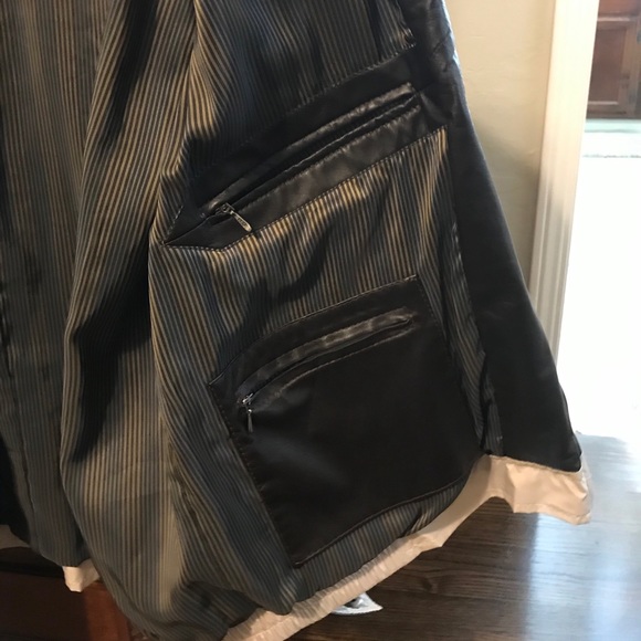 Men’s Jacket - Picture 2 of 3